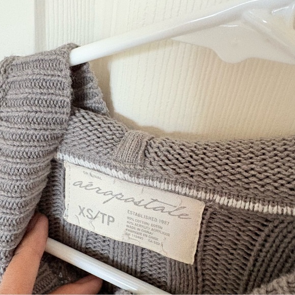 Aeropostale grey cable knit hooded sweater - Picture 4 of 7
